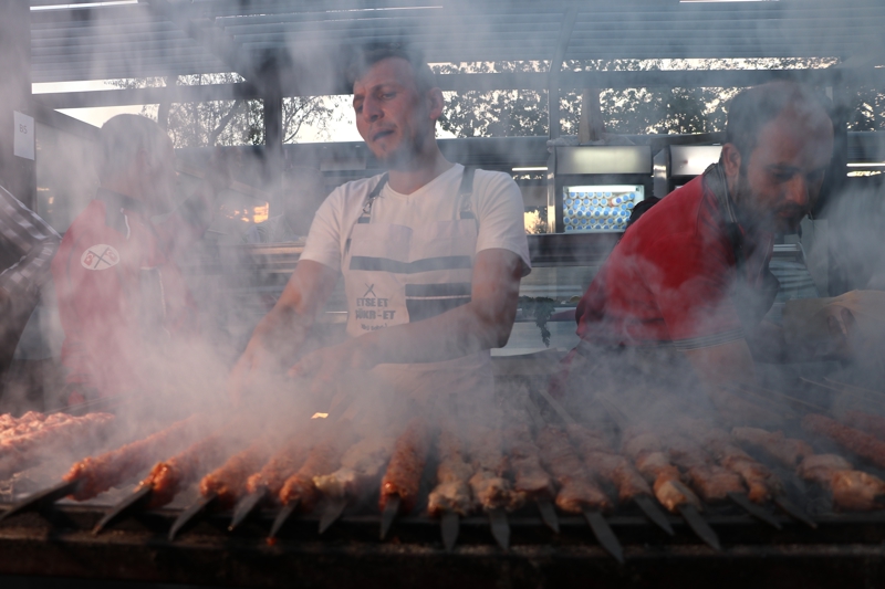 Dumanların yükseldiği ''GastroANTEP Kültür Yolu Festivali'' devam ediyor