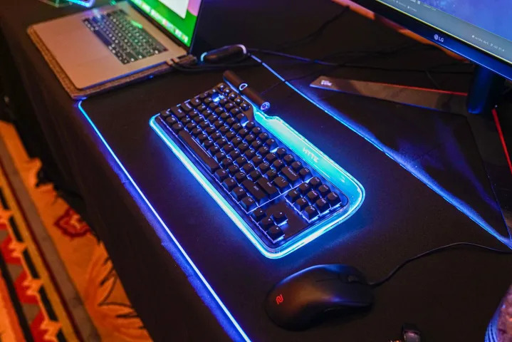 en ilginç klavye hyte keyboard 